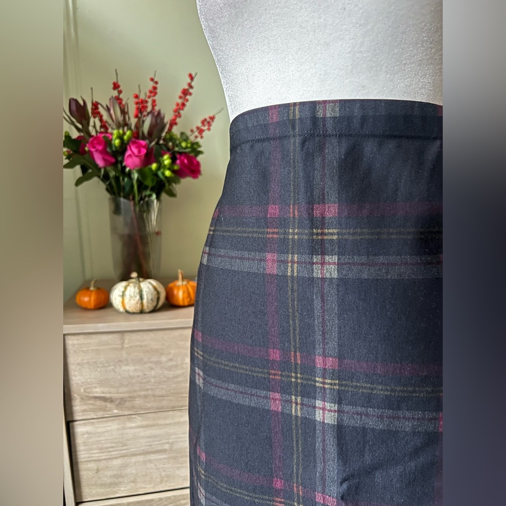 MAX STUDIO Dark Plaid Stretch Midi Knee-Length Pencil Modest High-Waist Skirt M - Picture 1 of 16